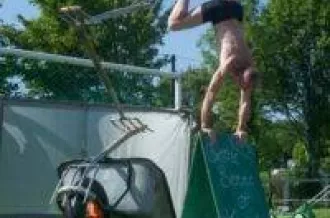 Spectacle entre serre et jardin