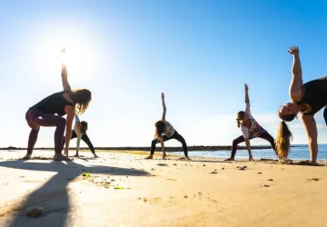 Find Your Tree - Yoga à la plage
